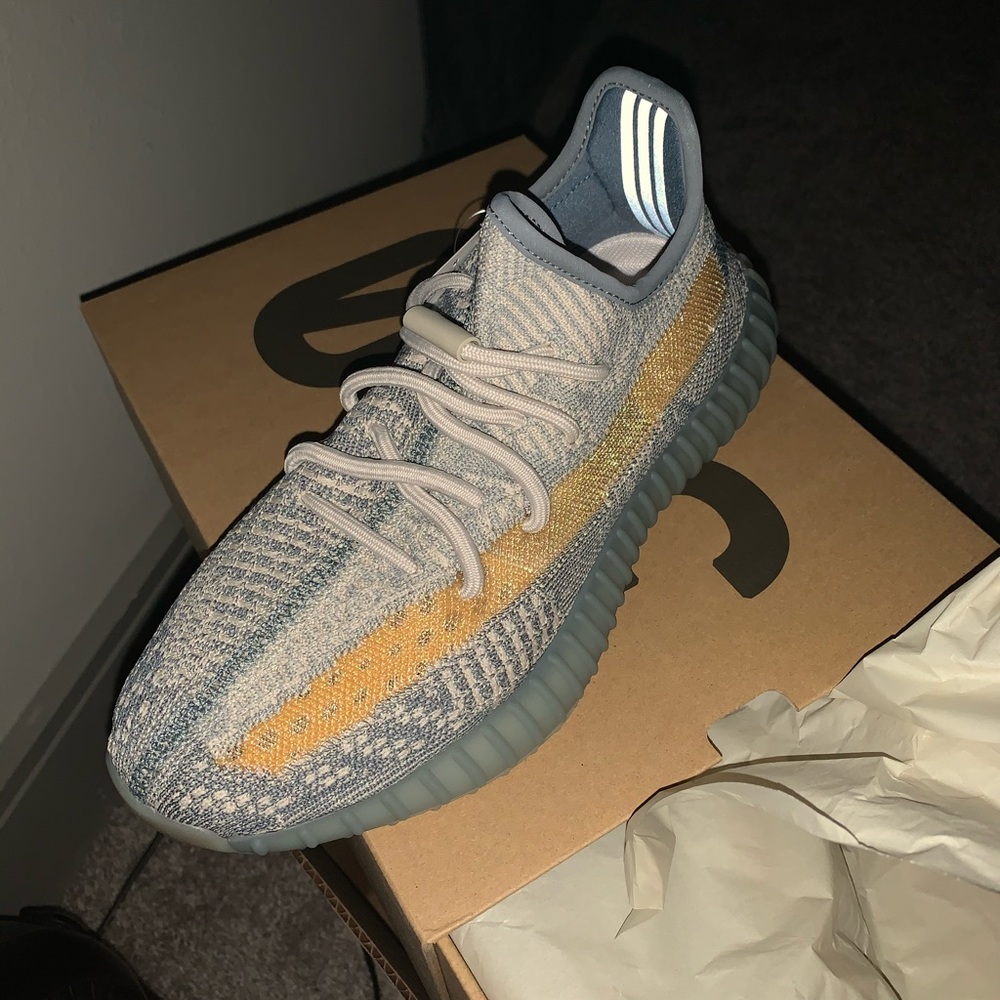 Yeezy - Picture 5 of 9
